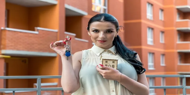 Single woman buying a house