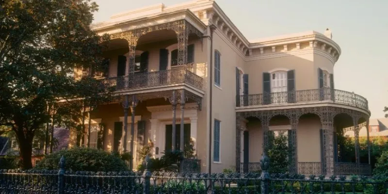 Historic Mansion in the Garden District