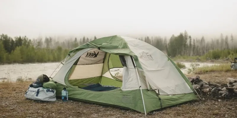 Lightweight camping
tent