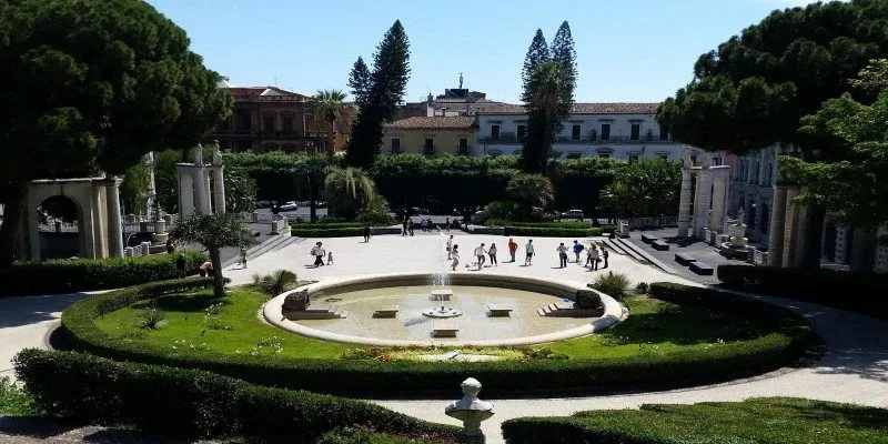 Scenic view of Villa Bellini’s
gardens