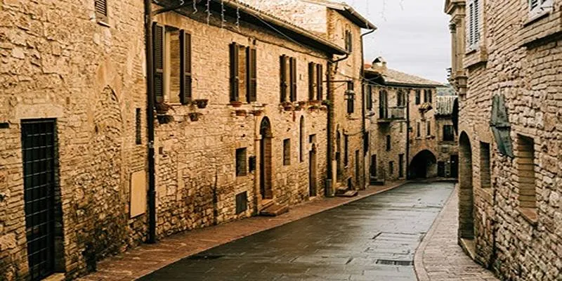Scenic view of Assisi’s medieval
streets