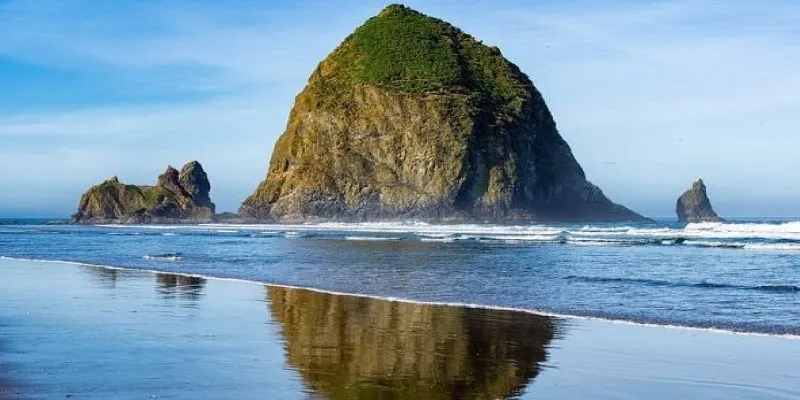 Cannon Beach with Haystack
Rock