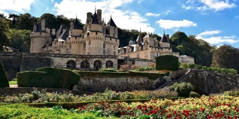 Château de Chenonceau reflecting in the
river