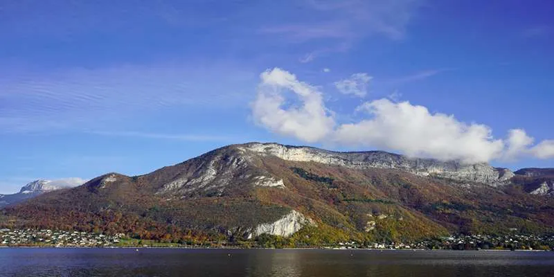 Château d’Annecy with mountains in the
background
